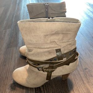 Taupe women’s booties
